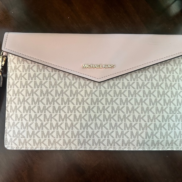 Michael Kors Clutch & Cross Body - Blush Pink - Picture 12 of 16